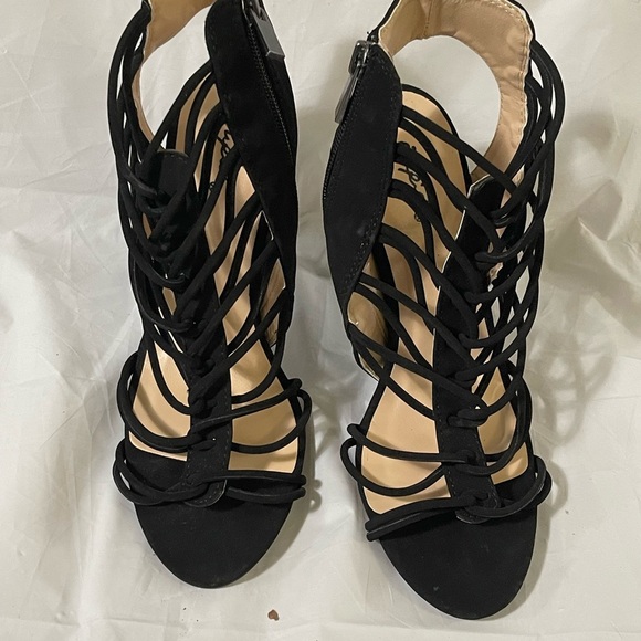 Qupid womens new never worn size 7 black shoes with zipper and straps - Picture 4 of 10